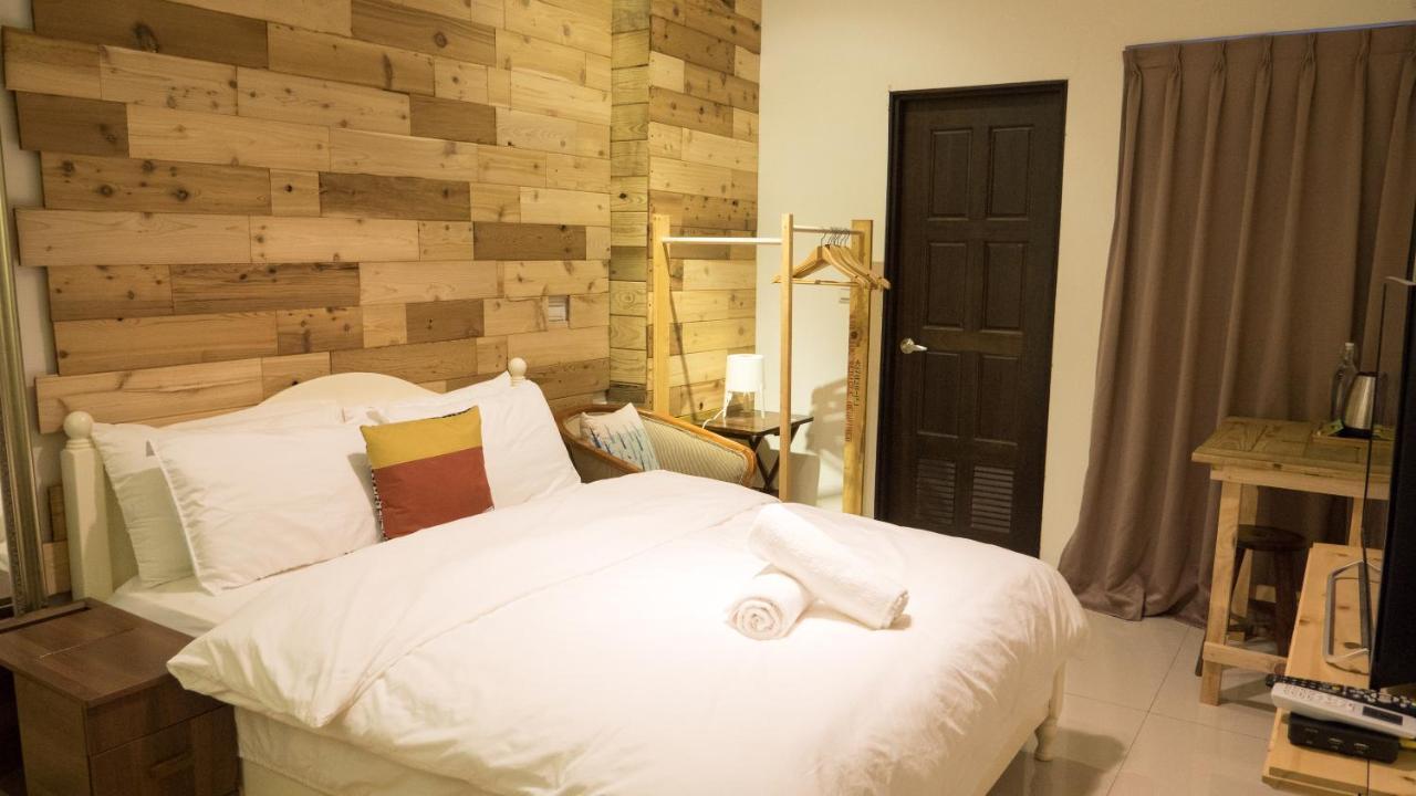 טאינאן 黑琵軼棧湖濱旅宿 K&B Happy Hostel מראה חיצוני תמונה