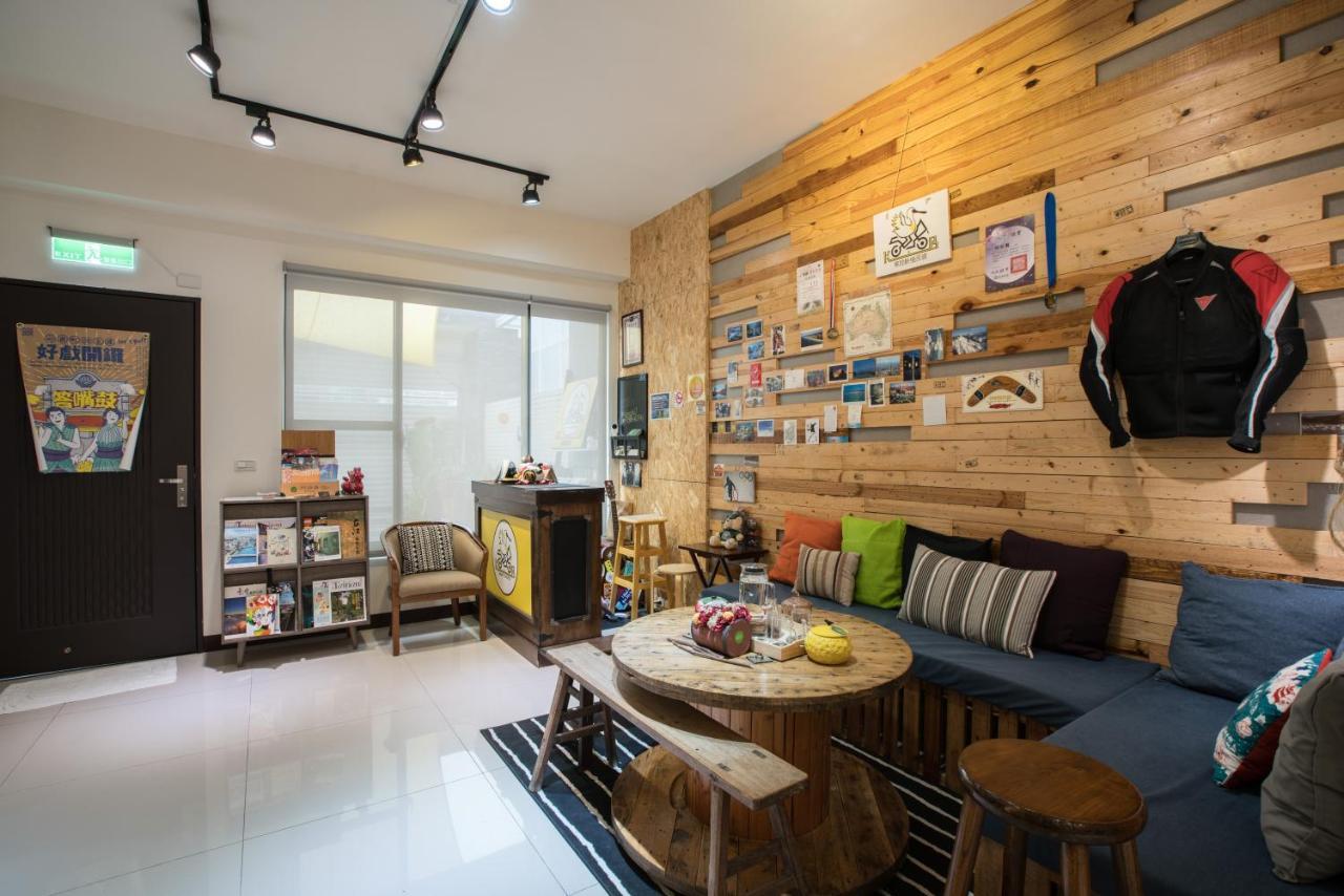 טאינאן 黑琵軼棧湖濱旅宿 K&B Happy Hostel מראה חיצוני תמונה