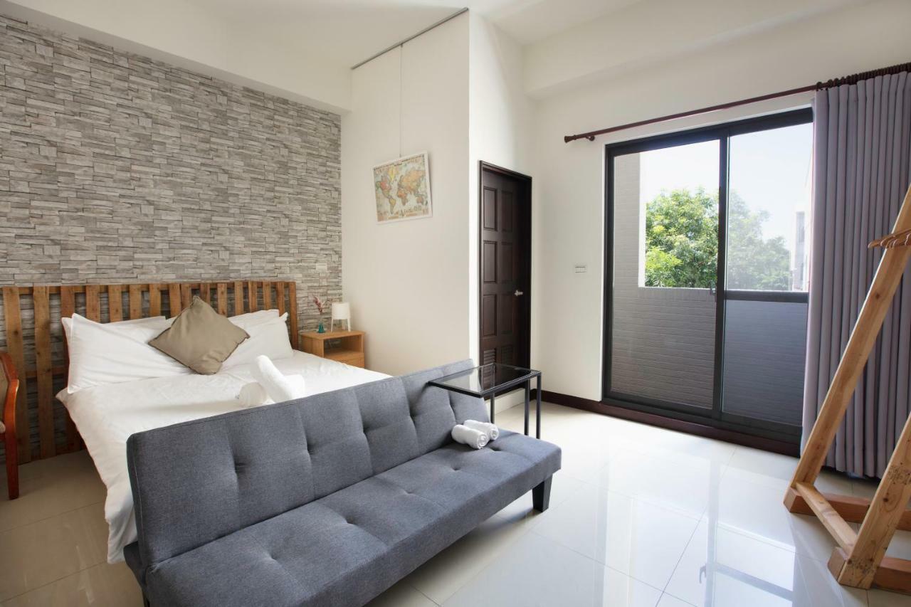 טאינאן 黑琵軼棧湖濱旅宿 K&B Happy Hostel מראה חיצוני תמונה